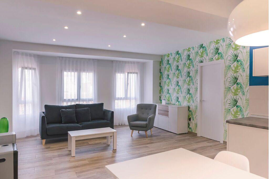 Proyectos Creative Home - Vista de salón y recibidor